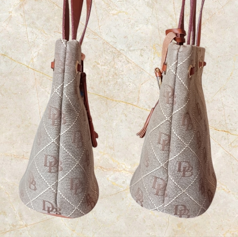Vintage Dooney & Bourke Tassel Bucket Bag Monogram Charm Jacquard - Picture 3 of 12